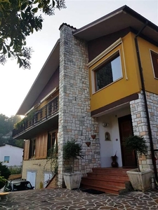 Villa in vendita a San Severino Marche