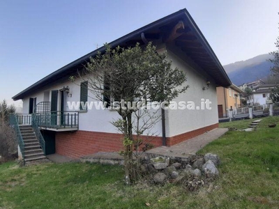 Villa in vendita a Sant'Omobono Terme