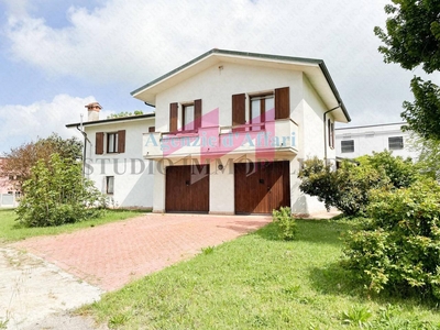 Villa in vendita a Sermide e Felonica