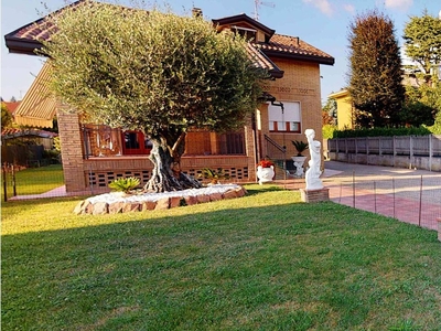 Villa in vendita a Venegono Superiore