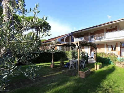 Villa plurifamiliare in vendita a Castiglione Della Pescaia