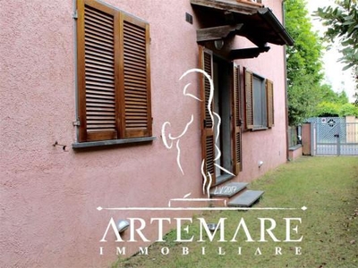 Villa plurifamiliare in vendita a Forte Dei Marmi