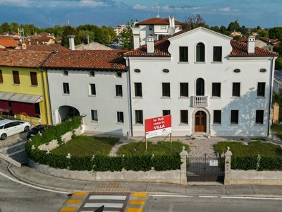Villa storica in vendita a Porcia