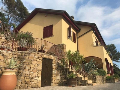 Villa unifamiliare in vendita a Camporosso