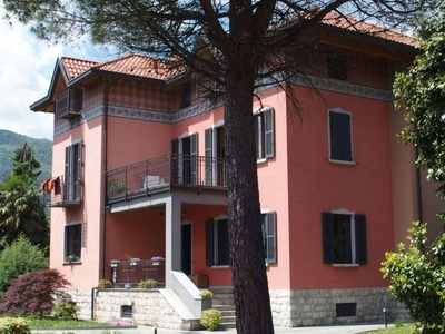 Villa unifamiliare in vendita a Erba