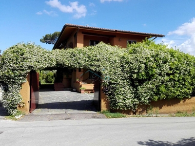 Villa unifamiliare in vendita a Forte Dei Marmi