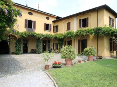 Villa unifamiliare in vendita a Garbagnate Monastero