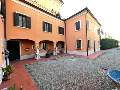 Villa unifamiliare in vendita a Modena