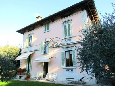 Villa unifamiliare in vendita a Pescia