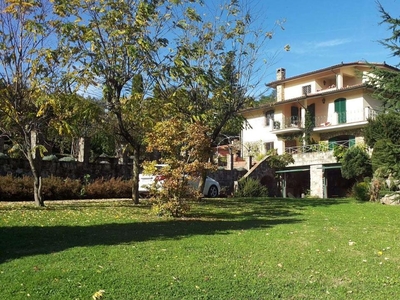 Villa unifamiliare in vendita a Piazza Al Serchio
