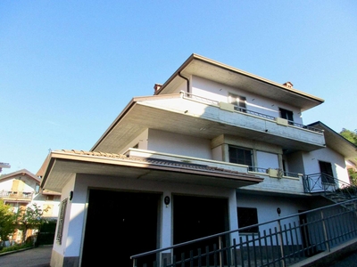 Villa unifamiliare in vendita a Sant'Omobono Terme