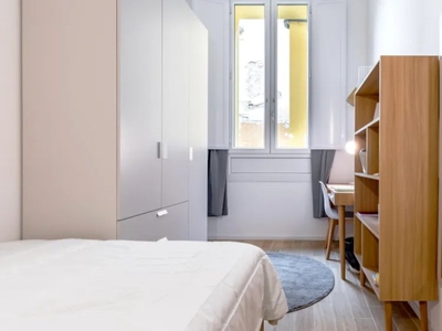 Stanza in affitto in appartamento con 7 camere da letto a Torino