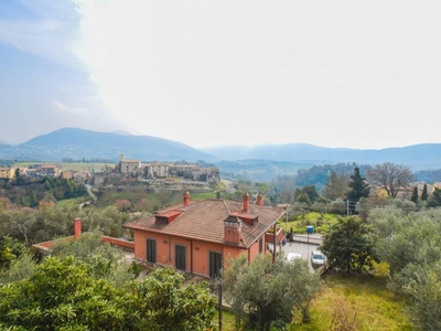 villa indipendente in vendita a Scandriglia