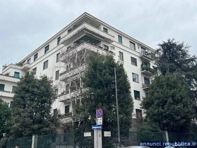 Appartamenti Milano Via Macedonio Melloni 70 cucina: A vista,