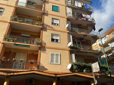 Appartamento di 65 mq in vendita - Napoli