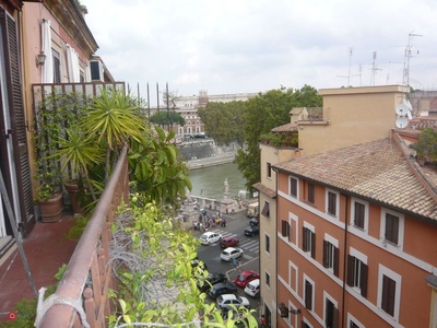 Appartamento in Affitto in Lungotevere degli Altoviti a Roma