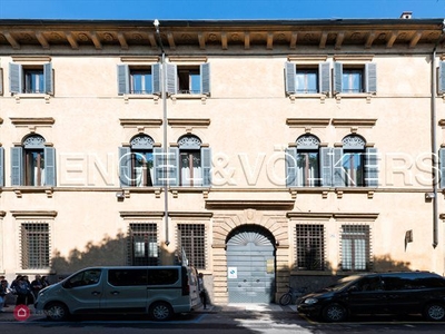 Appartamento in Affitto in Piazza Pradaval a Verona