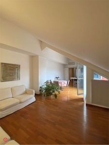 Appartamento in Affitto in Via Pietro Cossa a Milano