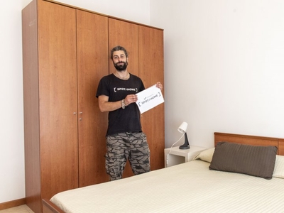 Camera da letto in affitto in un appartamento con 2 camere da letto a Roma
