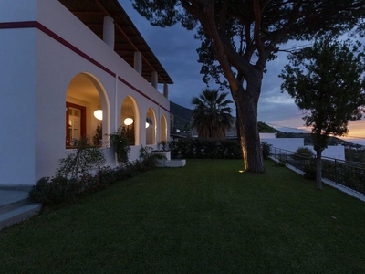 Casa Indipendente in affitto Malfa, Italia