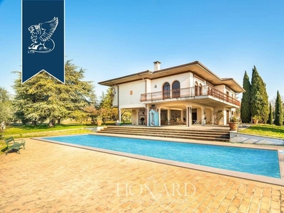 Prestigiosa villa di 1270 mq in vendita Verona, Italia