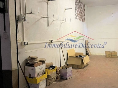 Garage in vendita a Firenze via Vallombrosa