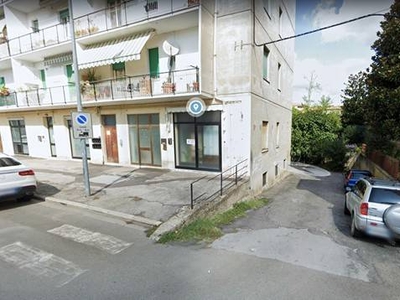 Garage in vendita a Poggibonsi via Montesabotino, 52