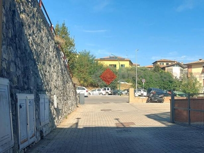 Garage in vendita a Siena via baldassarre peruzzi, 79