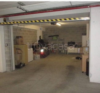 Garage in vendita a Siena viale Lippo Memmi, 2