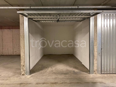 Garage in vendita a Trento via Bolzano, 21