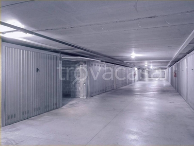 Garage in vendita a Verona via Aquileia, 22