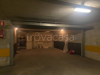 Garage in vendita a Verona via La Fratellanza, 22