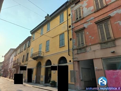 Piena proprietà di compendio immobiliare composto