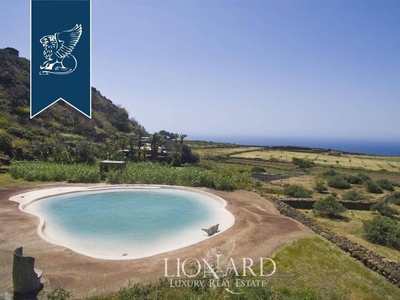 Prestigiosa villa di 750 mq in vendita Pantelleria, Sicilia
