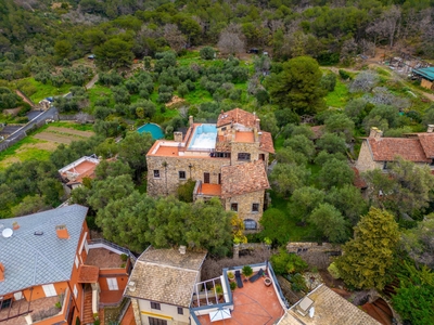 Villa con terrazzo, Andora precollina