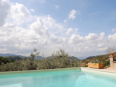 Agriturismo a Roma con piscina nelle colline della Sabina vicino a Spoleto Todi Orvieto Roma Farfa