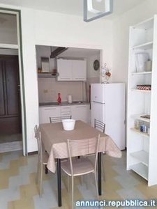 Appartamenti Pisa Via Emilia cucina: Cucinotto,