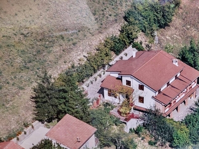 Casa singola in vendita a Salsomaggiore Terme Parma
