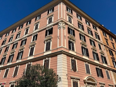 Appartamento in Affitto in Via Angelo Poliziano a Roma