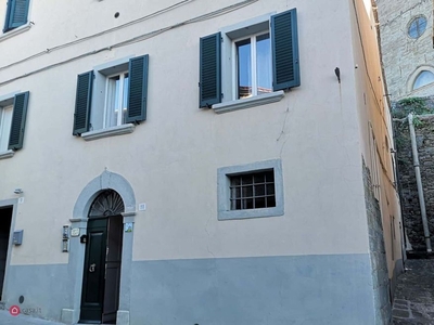 Appartamento in Affitto in Via Gino Severini a Cortona