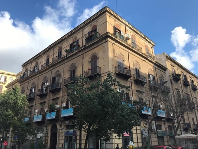 Appartamento in Affitto in Via Roma 489 a Palermo