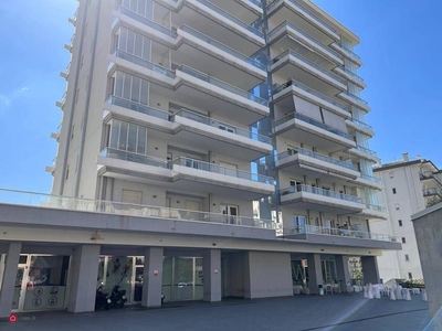Appartamento in Affitto in Viale Antonio Gramsci a Salerno