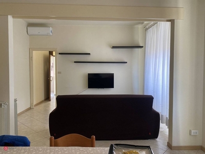 Appartamento in Affitto in Viale Cristoforo Colombo a Camaiore