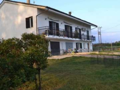 Appartamento in Strada Valenza, Quargnento, 6 locali, 155 m²