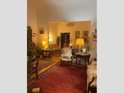 Appartamento in Vendita a Firenze, 1'500'000€, 162 m², arredato