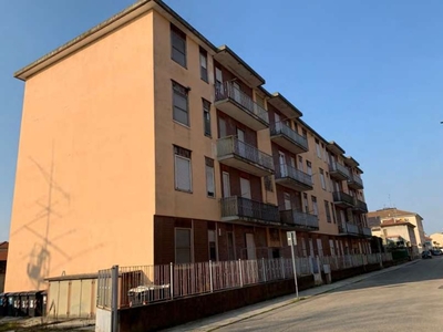 Appartamento in Via Verona, Casale Monferrato, 5 locali, 73 m²