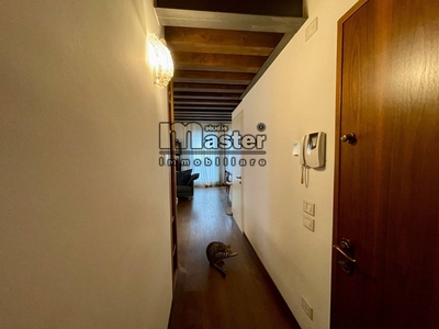 Attico in Affitto a Treviso, zona Centro storico, 2'300€, 146 m², arredato