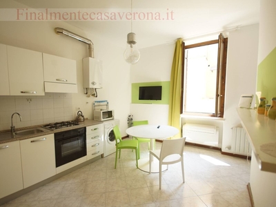 Bilocale in Affitto a Verona, zona Centro storico, 900€, 55 m², arredato