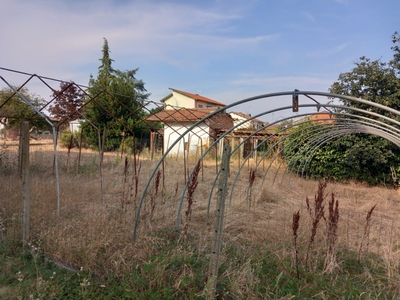 Casa indipendente a Carentino, 4 locali, 2 bagni, giardino privato
