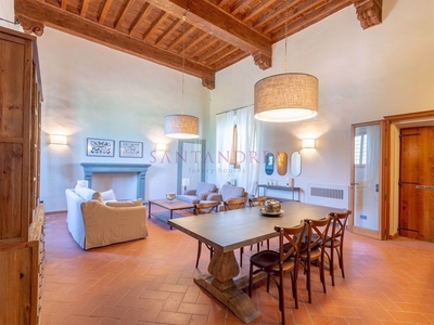 Casa Indipendente in Affitto a Firenze, 2'900€, 180 m²